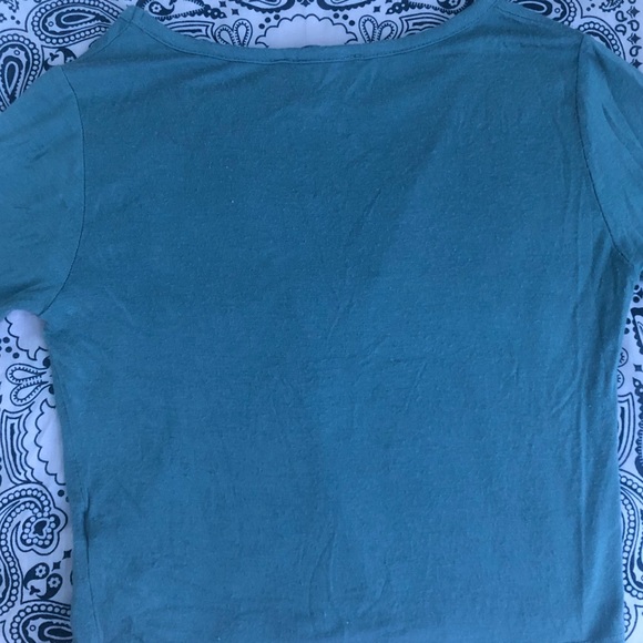 Forever 21 long sleeve crop top. - Picture 2 of 4